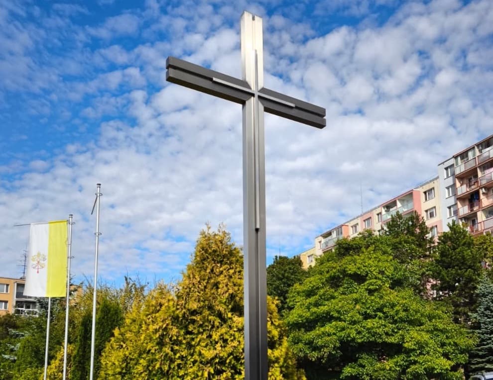 Nerezový kríž